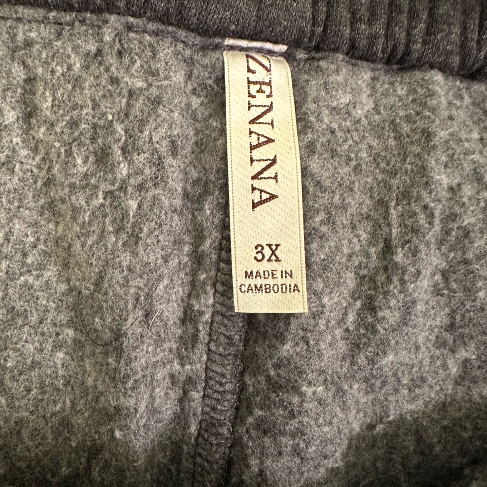Zenana Charcoal Gray Drawstring Capri Sweatpants w/Raw Hem - Picture 3 of 10